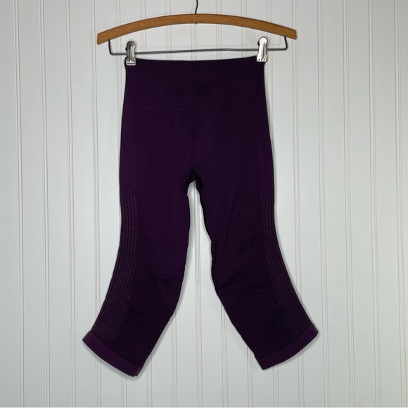Lululemon Deep Zinfandel Flow & Go Crop Leggings - Picture 2 of 8